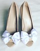 dodatki ślubne klipsy do butów białe satynowe duże kokardy 3