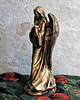 figurki i rzeźby Rzeźba Złoty Anioł Stróż wys. 11,8 cm 2