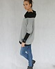 bluza bez kaptura damska Bluza z kominem szara 2