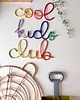 pokój dziecka - różne Tęczowy napis cool kids club do pokoju dziecka, kolorowa dekoracja ścienna 2