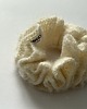 gumki do włosów Creamy crochet scrunchie. 5