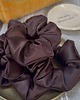 gumki do włosów Satynowa gumka do włosów scrunchie z haftem "Bestie" 1