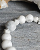 bransoletki z kamieni naturalnych Damska bransoletka z krzyżem / Biały Howlit 6