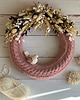 wianki wielkanocne Wyjątkowy wielkanocny wianek z naturalnymi kwiatami i ceramiczną figurką 3