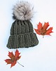 czapki damskie Zielona czapka beanie  z pomponem 2