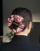 gumki do włosów Scrunchie Falbana Czerwone kwiatuszki 1