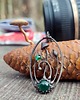 wisiory Owalny wisior z motywem magicznych grzybów i zielonym szkłem 7