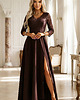 sukienki maxi damskie 309-14 AMBER elegancka długa koronkowa suknia z dekoltem - czekolada 7