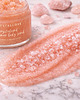 peelingi do ciała CRYSTALLOVE Rose Quartz Shimmer Body Scrub - peeling do ciała z kwarcem 4