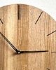 zegary Minimalistyczny zegar z litego drewna dębowego z czarnymi znacznikami 2