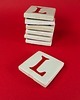 magnesy Ceramiczny magnes, czerwona literka L 2