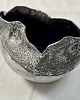 wazony Wazon ceramiczny z ciemnej gliny o organicznej strukturze 5