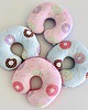 poduszki z grafiką Poduszka Podróżna Rogal Pączki Donut Błękit I Czekolada 4