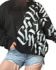 bluza bez kaptura damska Bluza Oversize z Ręcznie Malowaną Kaligrafią Gotycką 3