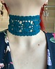 chokery Prześliczny koronkowy leśny choker motyw listków 5