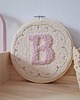 obrazy i plakaty do pokoju dziecięcego Personalizowana literka na ścianę w stylu boho 1