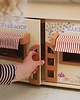 klocki i zabawki drewniane Kawiarnia i piekarnia z meblami i miniaturowymi przyjaciółmi 4