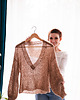 swetry damskie  Sweter Sara na drutach, sweter z alpaki, lekki sweterek, sweter w serek 4