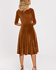 sukienki midi damskie Welurowa sukienka z dekoltem-koniakowa(M-645) 2