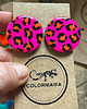 kolczyki drewniane Neon Pink Leopards duże wyraziste kolczyki panterka 5