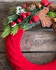 wianki bożonarodzeniowe Elegancki, świąteczny wianek w czerwonym sweterku 3