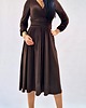 sukienki midi damskie Czekoladowa elegancka sukienka  midi draperia r 36-56 1