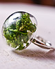 pierścionki - różne Pierścionek z mchem w szklanej półkuli 3