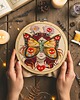Ozdoby na ścianę Madame Butterfly ecru, haft w tamborku 20 cm 1