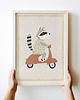 obrazy i plakaty do pokoju dziecięcego Szopik na skuterze - plakat dziecięcy 4