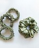gumki do włosów Pistacjowe love - zestaw jedwabnych scrunchie 1