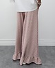 spodnie materiałowe damskie Tkaninowe spodnie boucle z falbankami - Powder pink 1