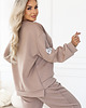 komplety damskie 689-1 Komplet dresowy damski z bluzą oversize i spodniami - cappucino 8