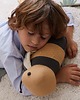 poduszki do pokoju dziecka Poduszka pszczoła Buzzy Bee, Planet Bee, Lorena Canals 1