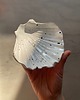 pojemniki na biżuterię Podstawka na Biżuterię Palo Santo Ceramiczna Muszelka w Czarno Złote Ciapki 4