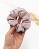 gumki do włosów Scrunchie/frotka muślin różowa 1