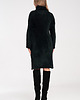 sukienki midi damskie Dopasowana sukienka dzianinowa midi z golfem i długim rękawem - M1096 2