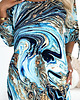 sukienki midi damskie 281-7 SOPHIE Wygodna sukienka z kieszeniami Oversize - NIEBIESKO-ZŁOTE FALE 4