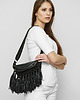 saszetka nerka Skórzana nerka z frędzlami w czarnym kolorze 1