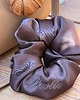 gumki do włosów Satynowa gumka do włosów scrunchie z haftem "Bestie" 2
