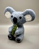 figurki i rzeźby Figurka filcowana: koala z listkiem 2