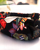 opaski do włosów Opaska na włosy czarna w kwiaty 1