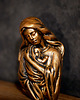 figurki i rzeźby Rzeźba z gipsu, Matka z Dzieciątkiem, ogniste złoto, wys. 11,5 cm 3