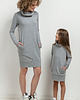 komplety damskie Komplet sukienek z kominem i kieszeniami dla mamy i córki, model 37, cappuccino 5