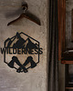 Ozdoby na ścianę Wilderness znak - artystyczna dekoracja ścienna dla miłośników lasu 2