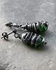kolczyki wire wrapping zielony kokon  - sztyfciki 2