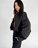 kurtki damskie Krótka kurtka typu bomber czarna 5