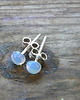 kolczyki wire wrapping 4mm  opalizujące kropki  - sztyfty 6