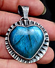 wisiory Blue Heart labradoryt 2