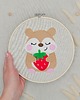 obrazy i plakaty do pokoju dziecięcego Obrazek Handmade Chomik z Truskawką 1