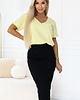 t-shirt damskie 665-1 Bawełniana bluzka damska z dekoltem V - masełkowy żółty 2